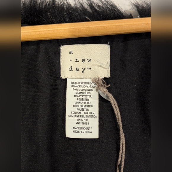 NWT! A New Day a faux Fur Shoulder Cape - Picture 3 of 7